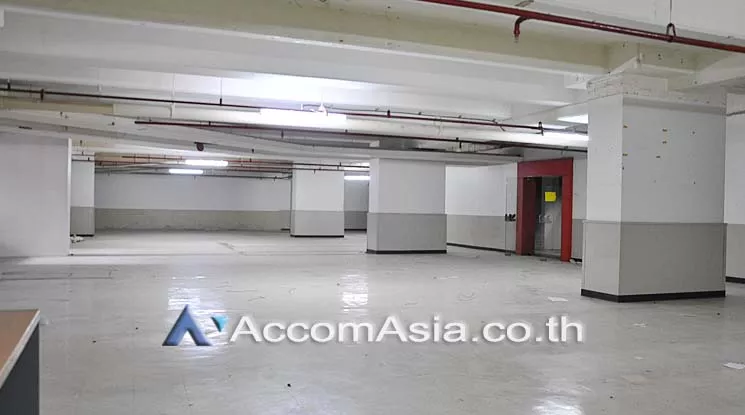 5  Retail / Showroom For Rent in Silom ,Bangkok BTS Chong Nonsi at Paso Tower AA15410